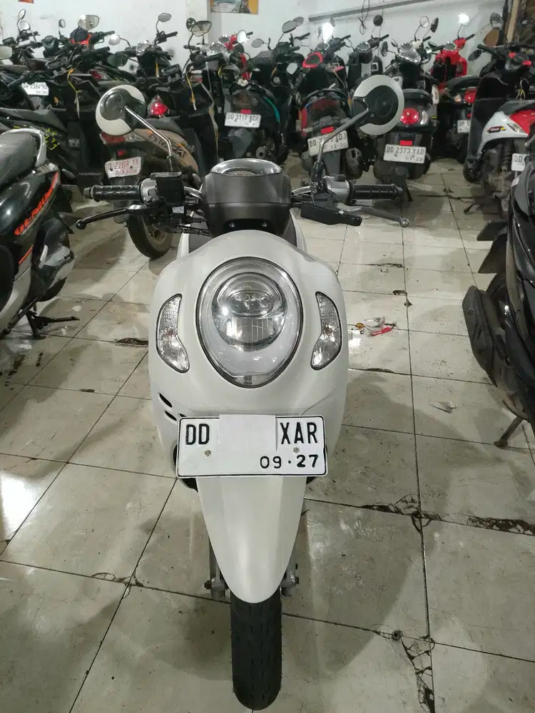 Honda Scoopy 2022 putih