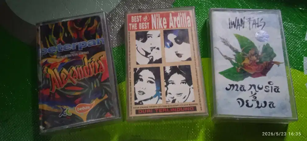 Borong semua kaset pita
