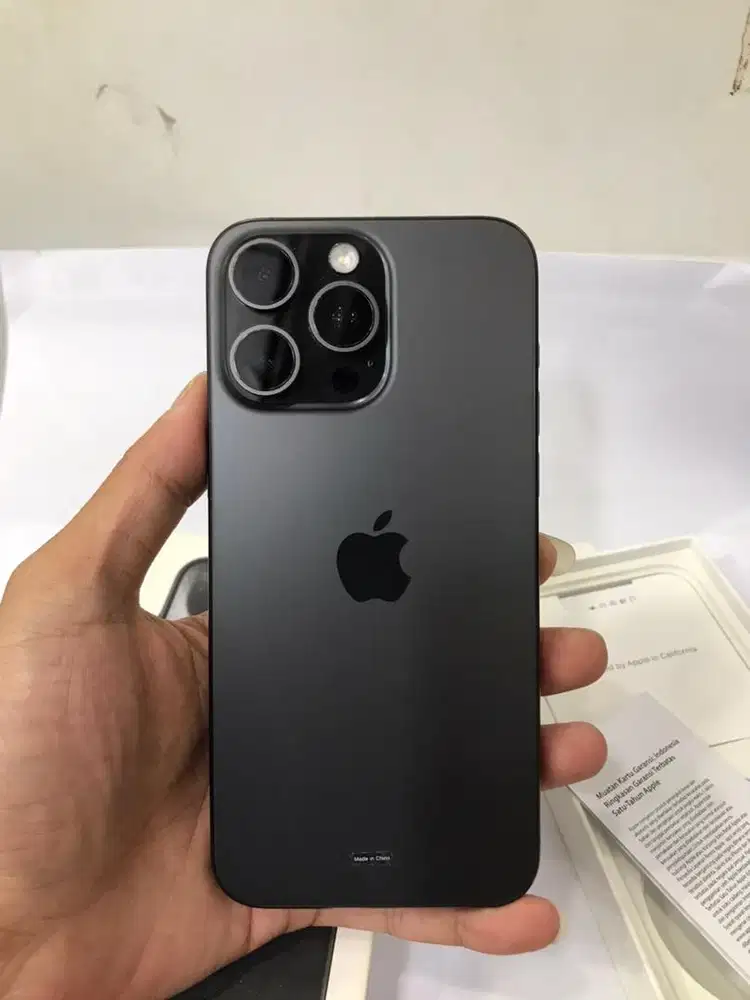 iPhone 15 Pro max 256GB black titanium resmi
