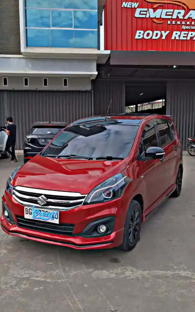 Super istimewa ertiga GX tipe tertinggi tangan pertama