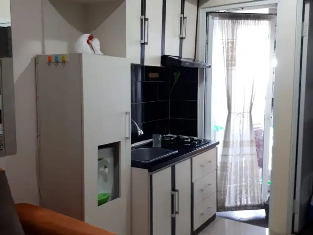 GREEN PRAMUKA SCARLET 2BR FURNISHED MODERN AKSES MALL MUDAH DAN NYAMAN