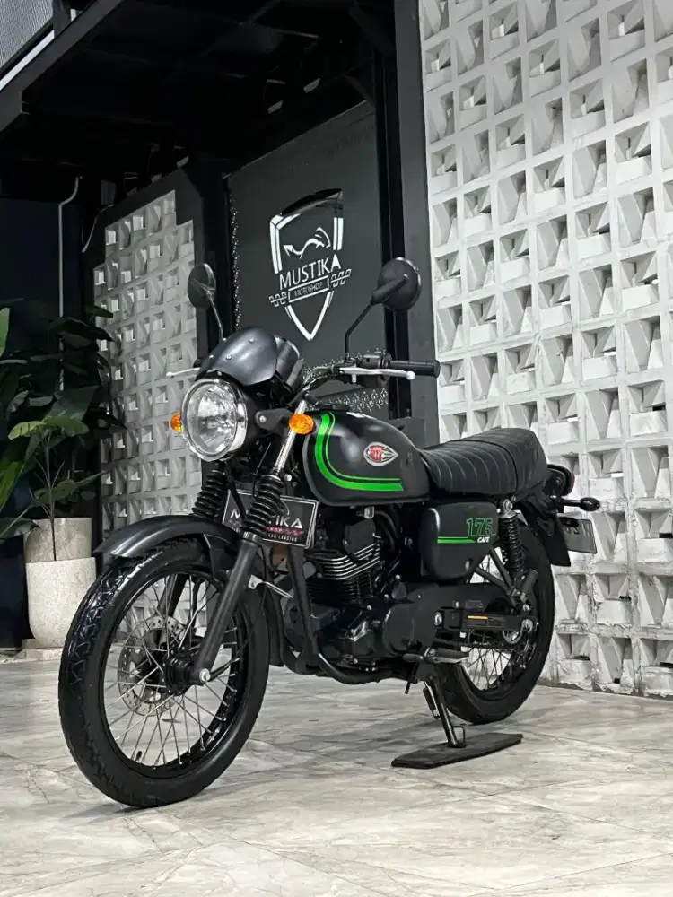 Retro Classic‼️Kawasaki W175 Cafe 2021. Km 22rb. DANNY Mustika Motor