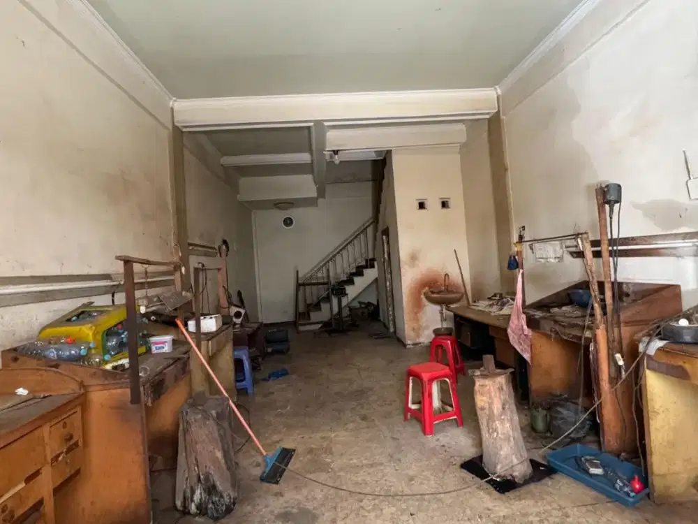 A087 SEWA RUKO 3 LANTAI AREA BUBUTAN TUGU PAHLAWAN PASAR TURI SURABAYA UTARA, INCLUDE AC UNIT