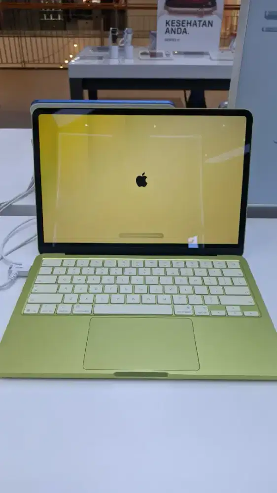 New Apple Macbook Neo
