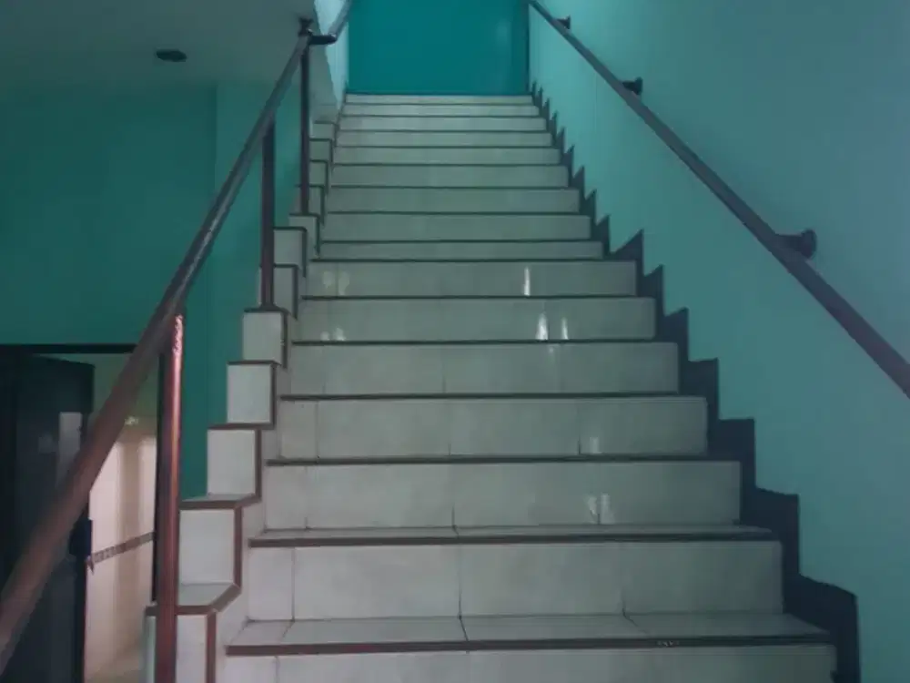 Ruko 3 Lantai di Kranji Bekasi Barat: Lebar Depan 14 Meter, Ada IMB