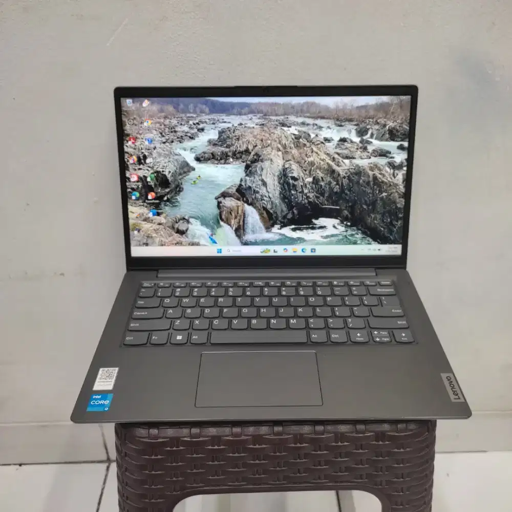 LENOVO V14 G3 IAP INTEL CORE i3-1215U RAM 8 GB SSD 512GB