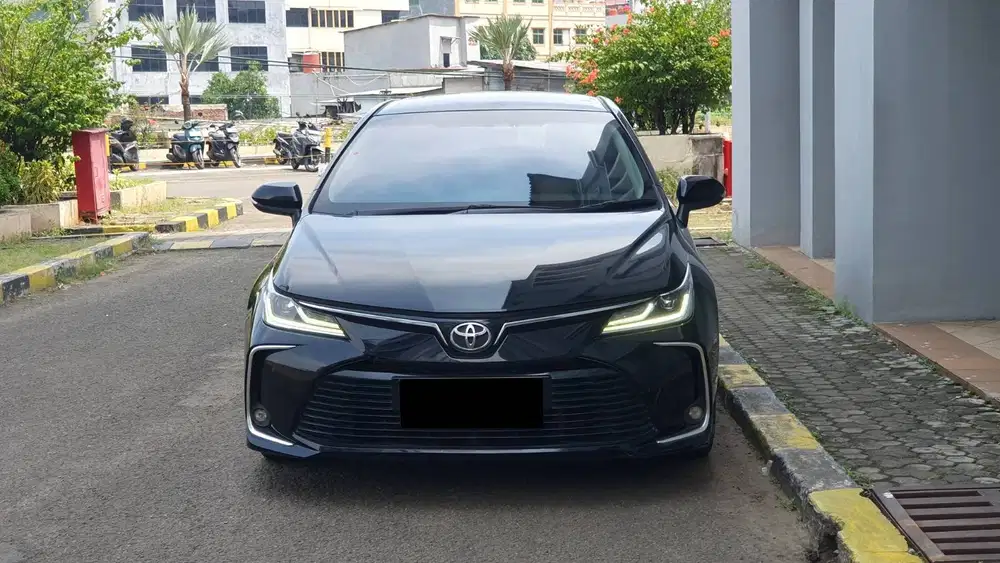 Toyota Corolla Altis 1.8 V AT Hitam Metalik NIK 2021 Record Garansi