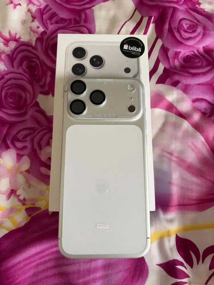 Iphone 17 pro max 256 Silver LIKE NEW