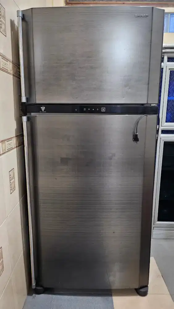 Kulkas Sharp Jumbo 2 pintu + freezer