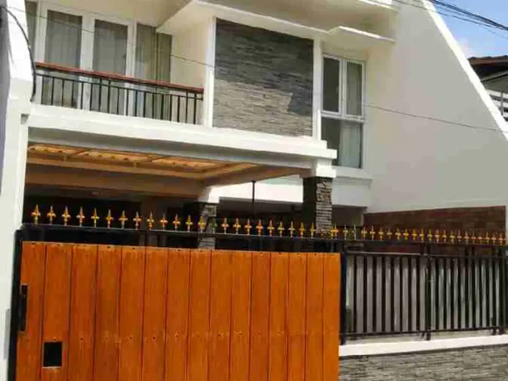 Rumah Rapih 3 Lantai Full Furnish Siap Huni Di Pondok Bambu Jakarta Timur