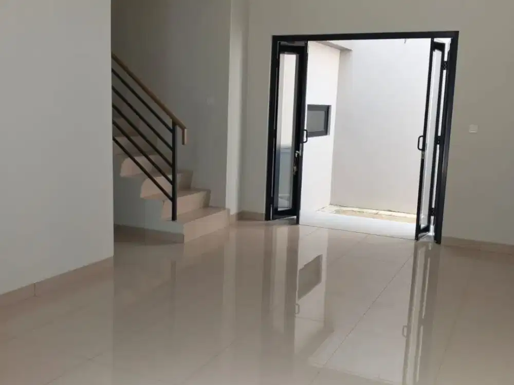 DISEWAKAN Rumah di Cluster Viola, Summarecon Crown Gading