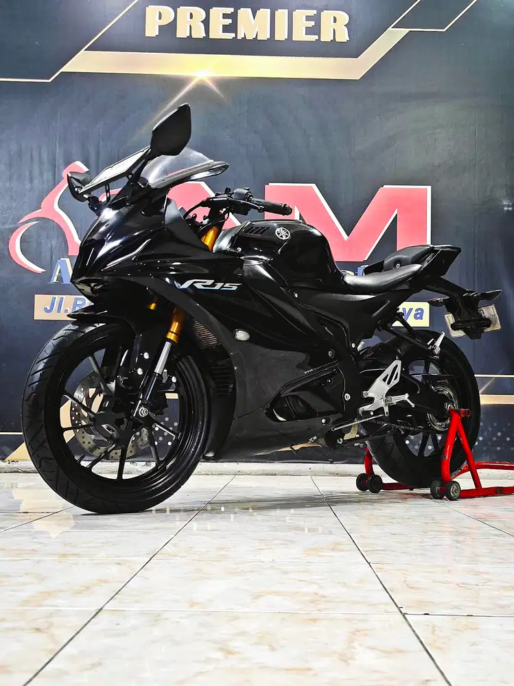 R15 V4 connected 2023 Black glossy supermewah. Anugerah motor rungkut