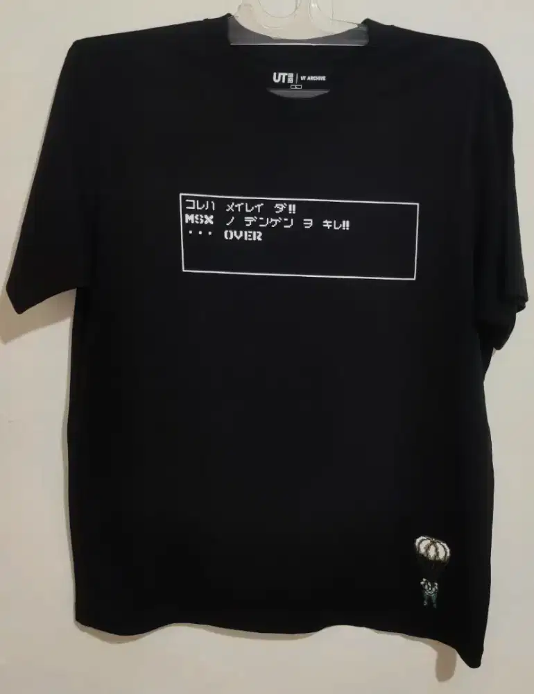 UNIQLO KAOS UNIQLO T-SHIRT METAL GEAR SOLID LIMITED EDITION