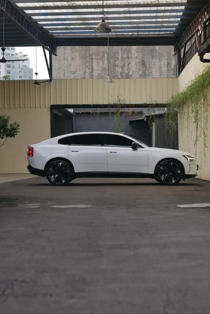 [ELECTRIC] VOLVO ES90 BEV SALOON 2025