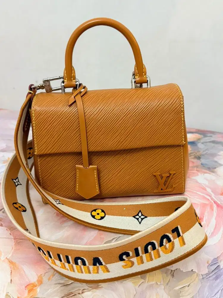 LV Mini Clunny epi gold 2022