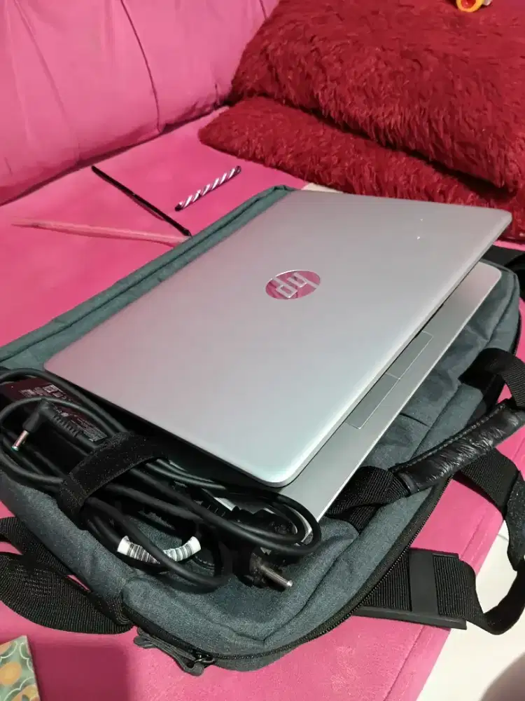 Laptop hp intel core i3 Ram 8GB, SSD 1TB