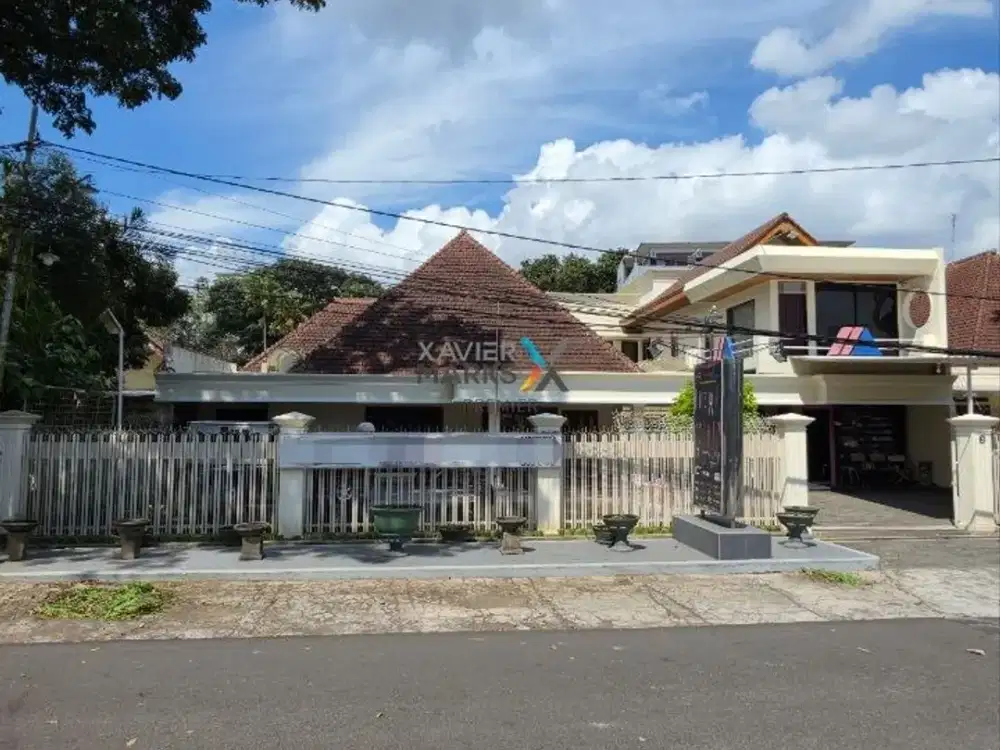 Dijual Rumah Full Furnish Pusat Kota di Ijen Malang