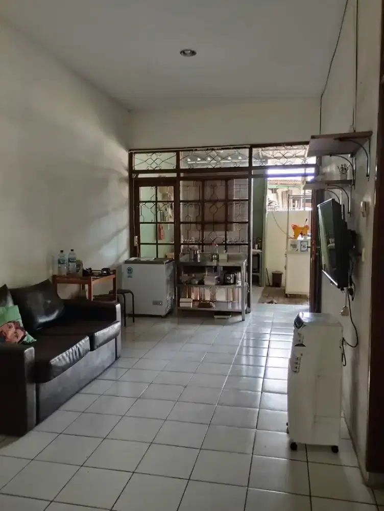 Rumah 1 Lantai Dekat Jalan Utama Holis