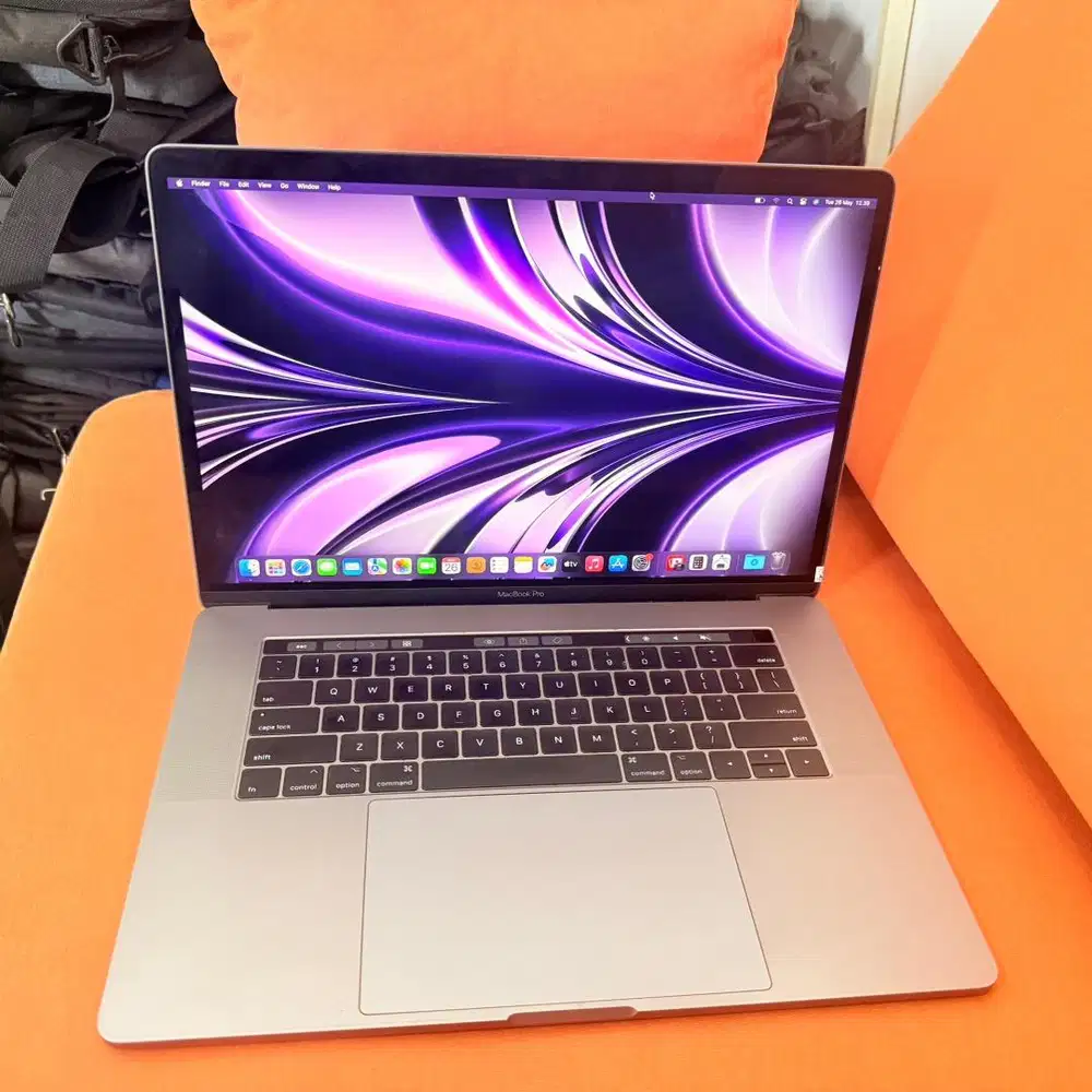 Macbook Pro Touchbar Core i7 Ram 16 Th 2017