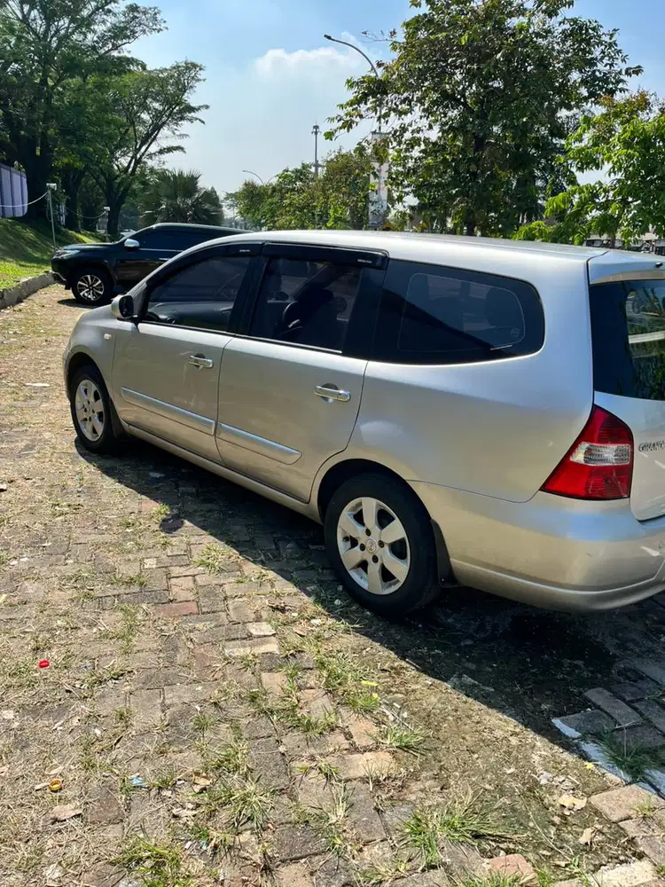 Nissan Grand livina 2010 Bensin