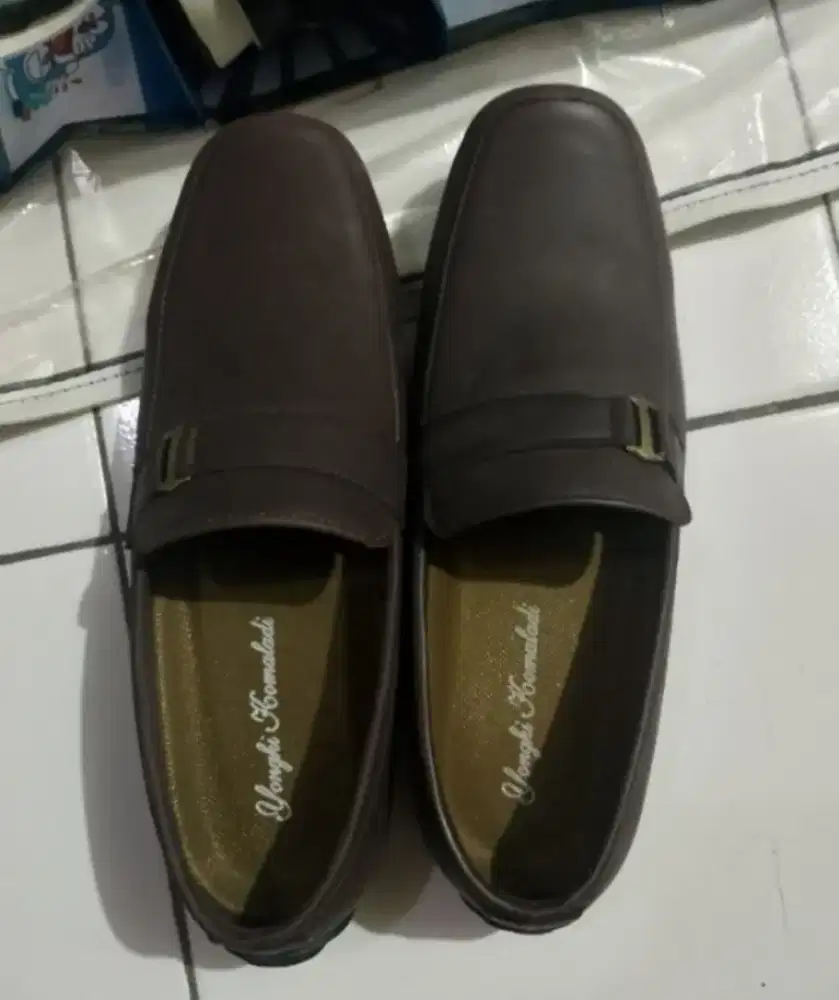 Sepatu merk yongki formal untuk pria