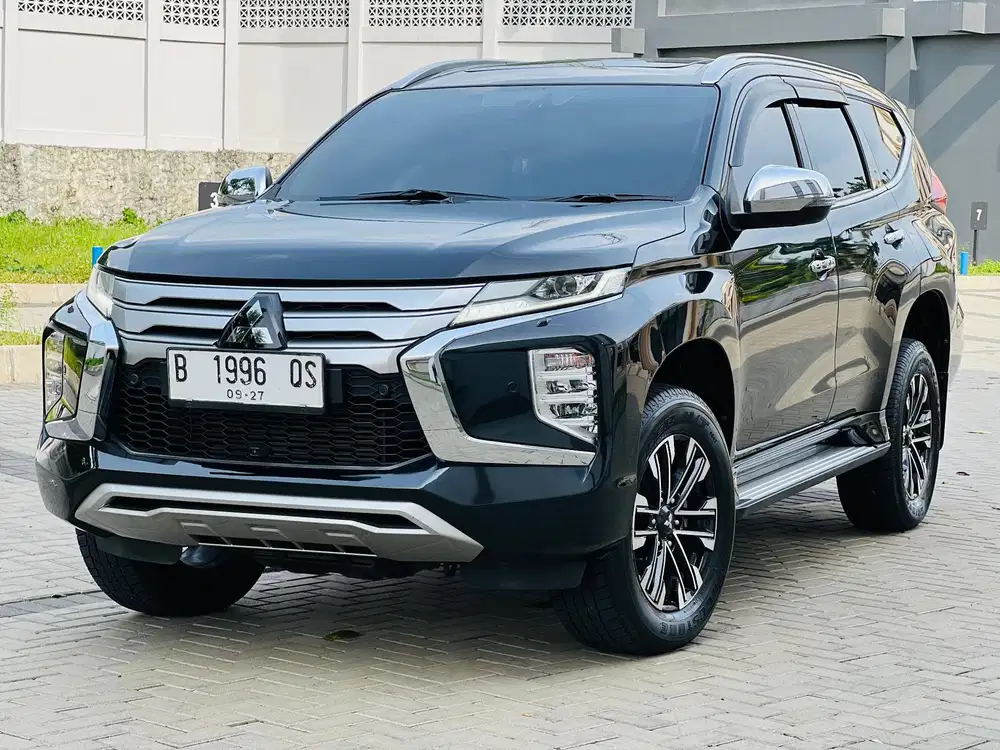 Mitsubishi Pajero Sport 2.4 4x4 Dakar Ultimate Diesel AT 2022 Hitam