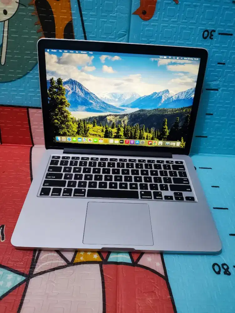 Ready MacBook Pro Retina 13in early 2015 core i7 ram 16 ssd 512
