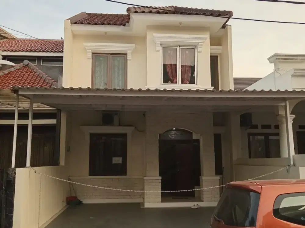 Disewakan Rumah 2 Lantai Lokasi Strategis Citra Grand Cibubur