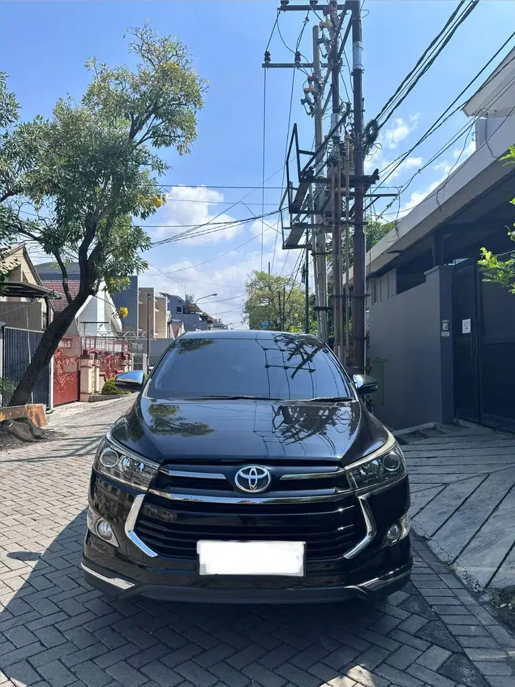 Innova Venturer 2.4 A/T th 2019