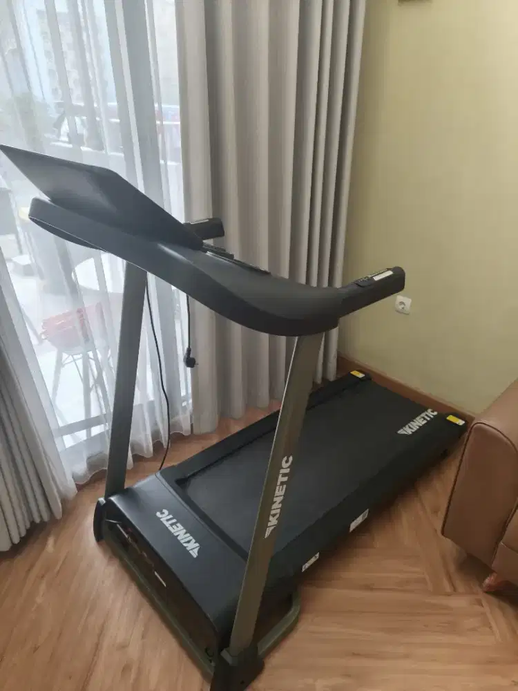 TREADMILL KINETIC. BELI HAMPIR 9JT TH LALU TAPI MAU PINDAHAN RUMAH