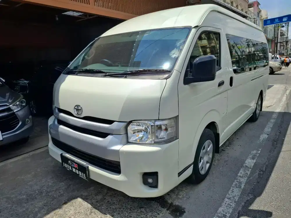 TOYOTA HIACE COMMUTER 3.0 M/T, 2023