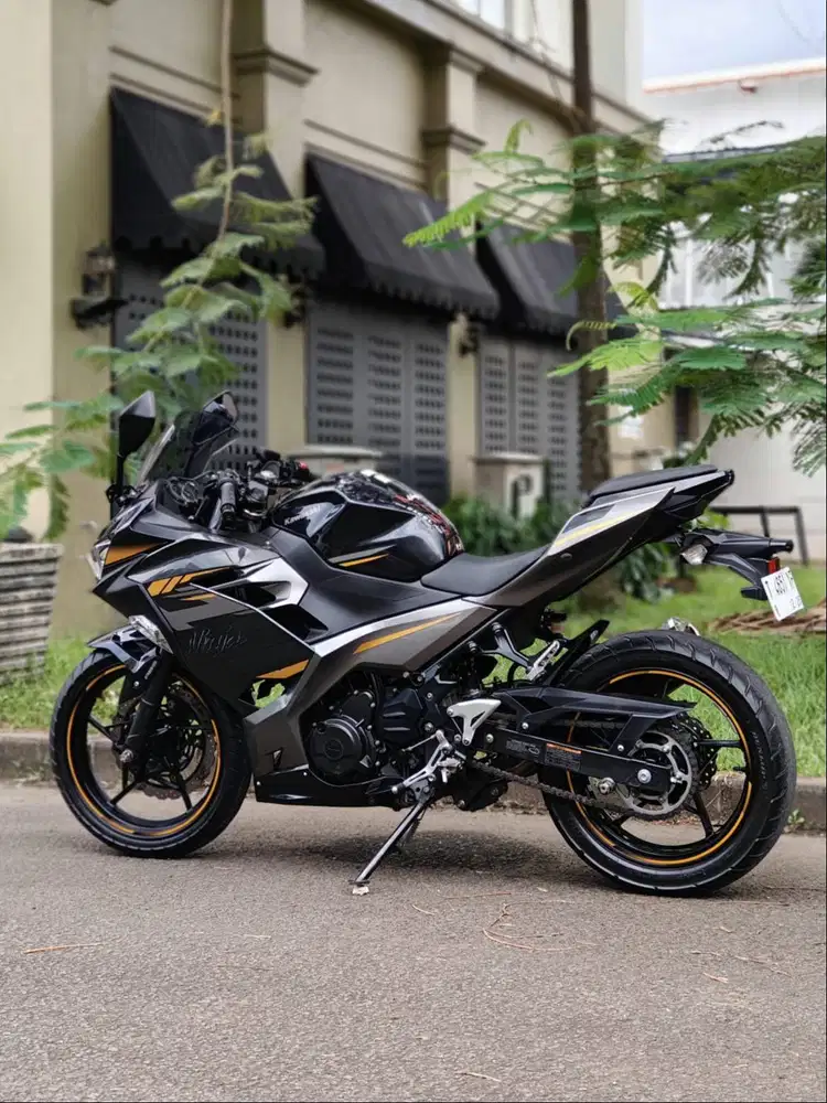 KAWASAKI NEW NINJA 250 FI ABS MDP KEYLESS 2021 GREY KM LOW PAJAK ON