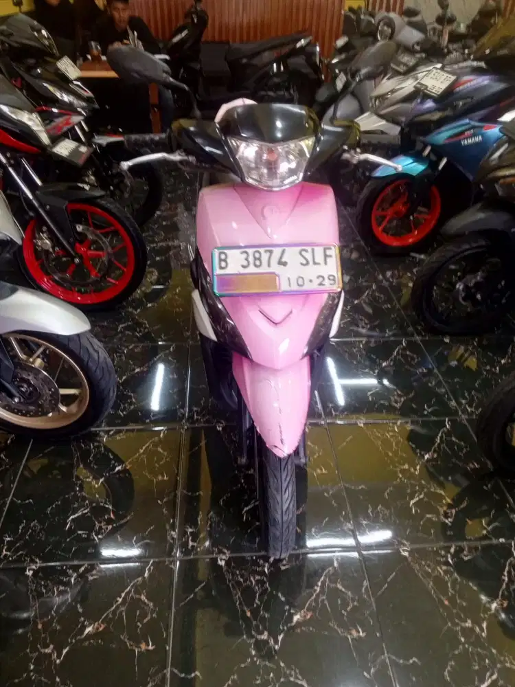MIO J 2013. MESIN BODY KAKI2 GREESS.PAJAK ON. BODY ASLI ADA. BISA NEGO