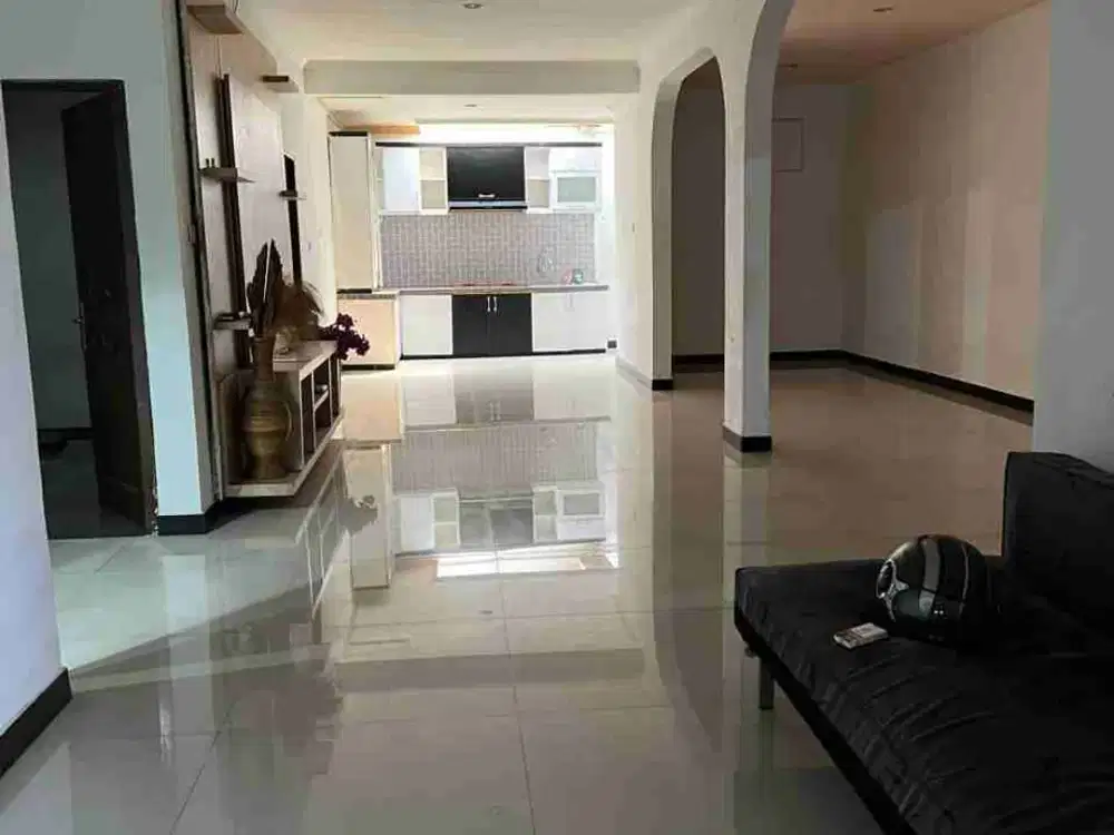 JUAL RUMAH LT 182m² PETUKANGAN JAKSEL