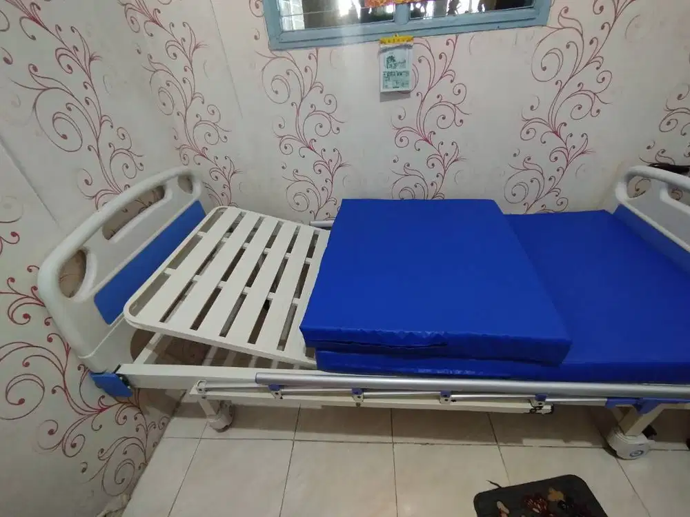 ranjang Rumah sakit engkol