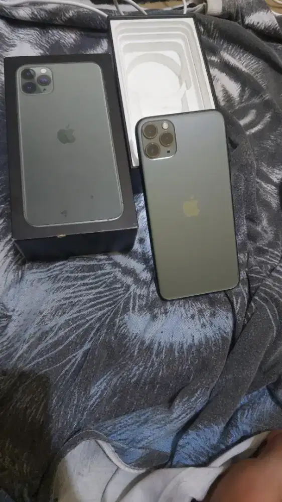 Iphone11 pro max resmi ibox (bisa tt)
