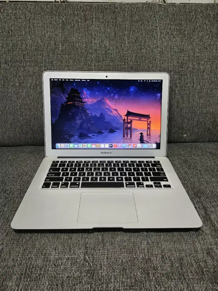 Ready MacBook Air 13in 2017 core i5 ram 8 ssd 128gb