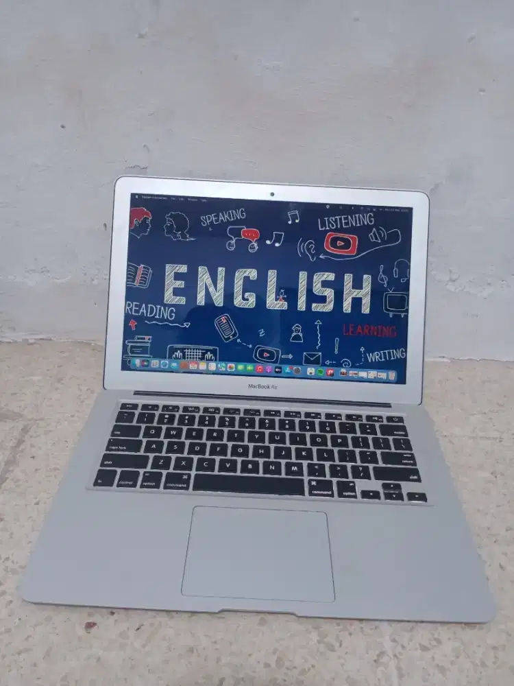 Ready MacBook Air 13in early 2015 core i5 ram 8 ssd 128gb