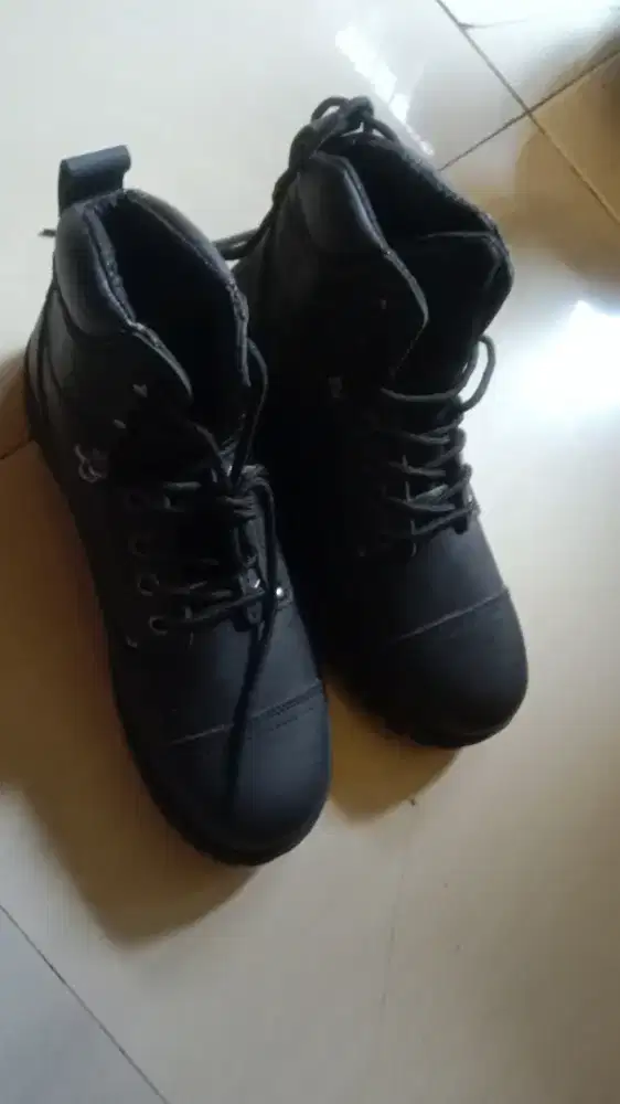 jual sepatu buat org proyek