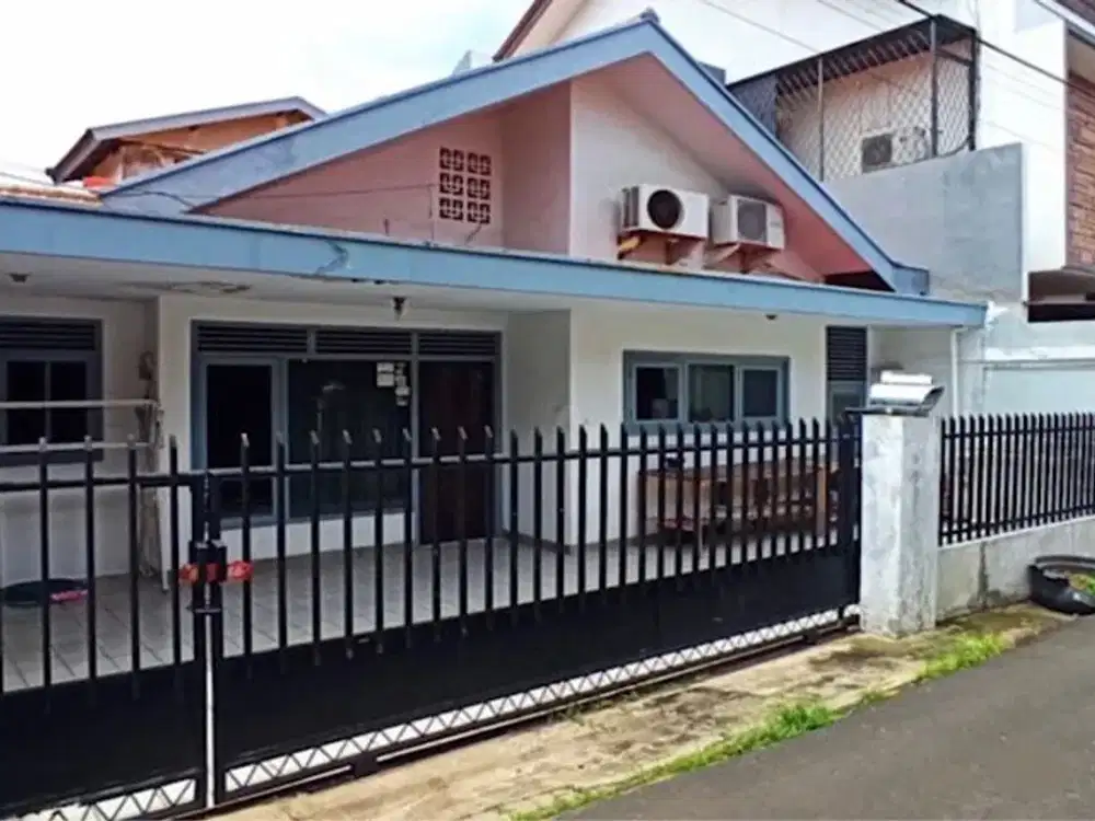 Dijual Rumah Tebet Barat Lokasi Strategis Nyaman dekat ke Jalan Raya