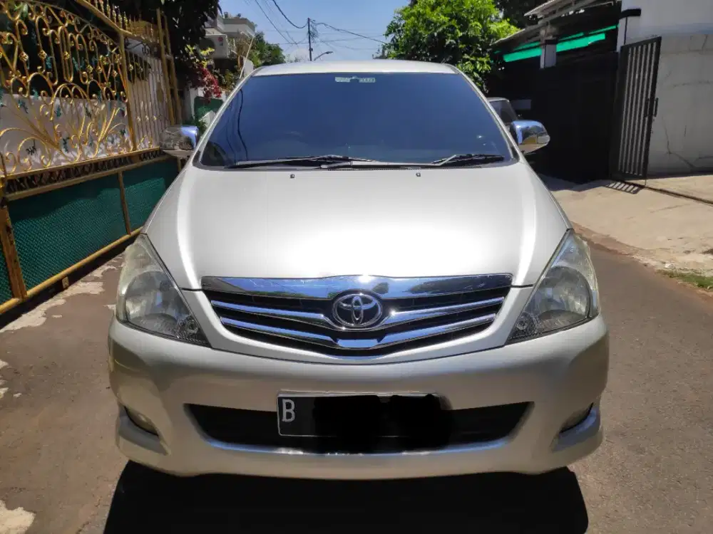 Toyota Innova G Matic 2010 Silver Metalik