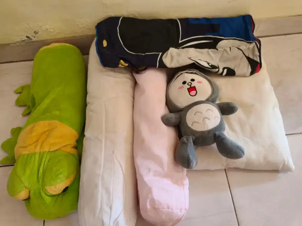 Bantal guling boneka