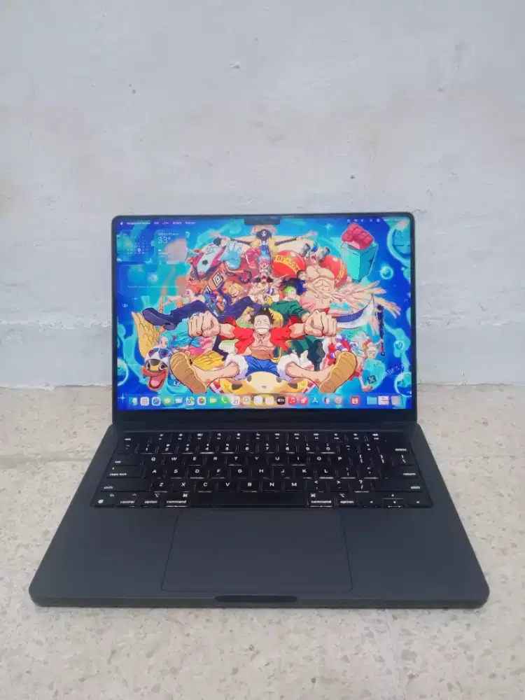 MacBook Pro M3 Pro Liquid Retina XDR 14in 2023 ram 18/SSD 512gb mulus