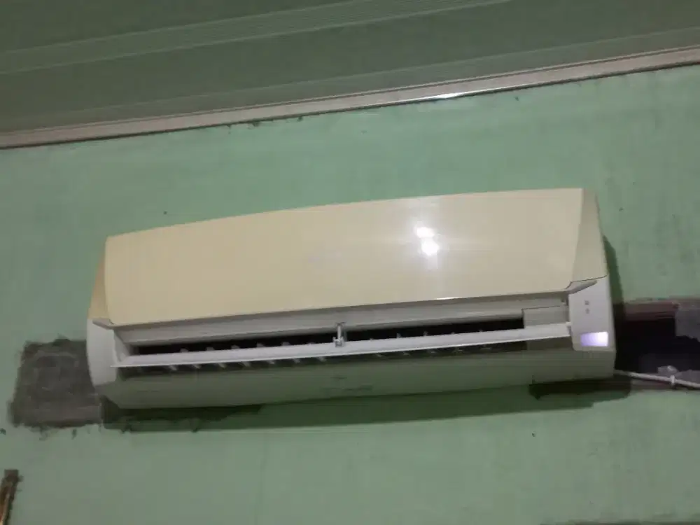 DIJUAL AC 1/2 PK
