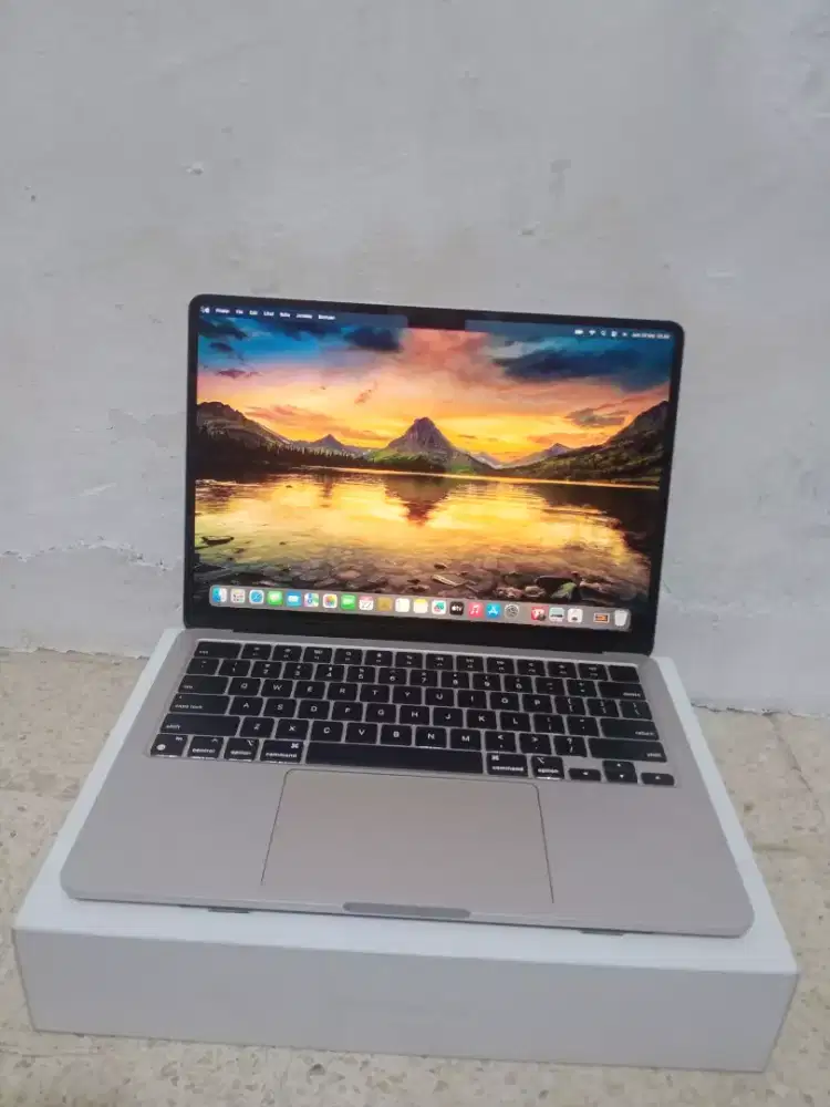 MacBook Air M2 Liquid Retina 13in 2022 ram 8 SSD 256 fulset mulus