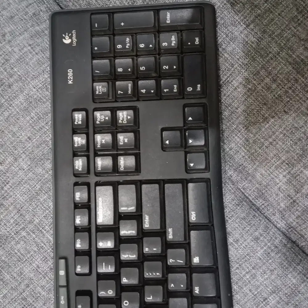 Keyboarad logitech wireles mouse tiga unit