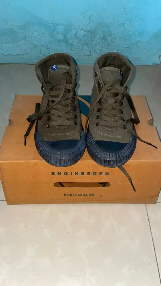Sepatu Sneakers BRODO Vulcan Hi
