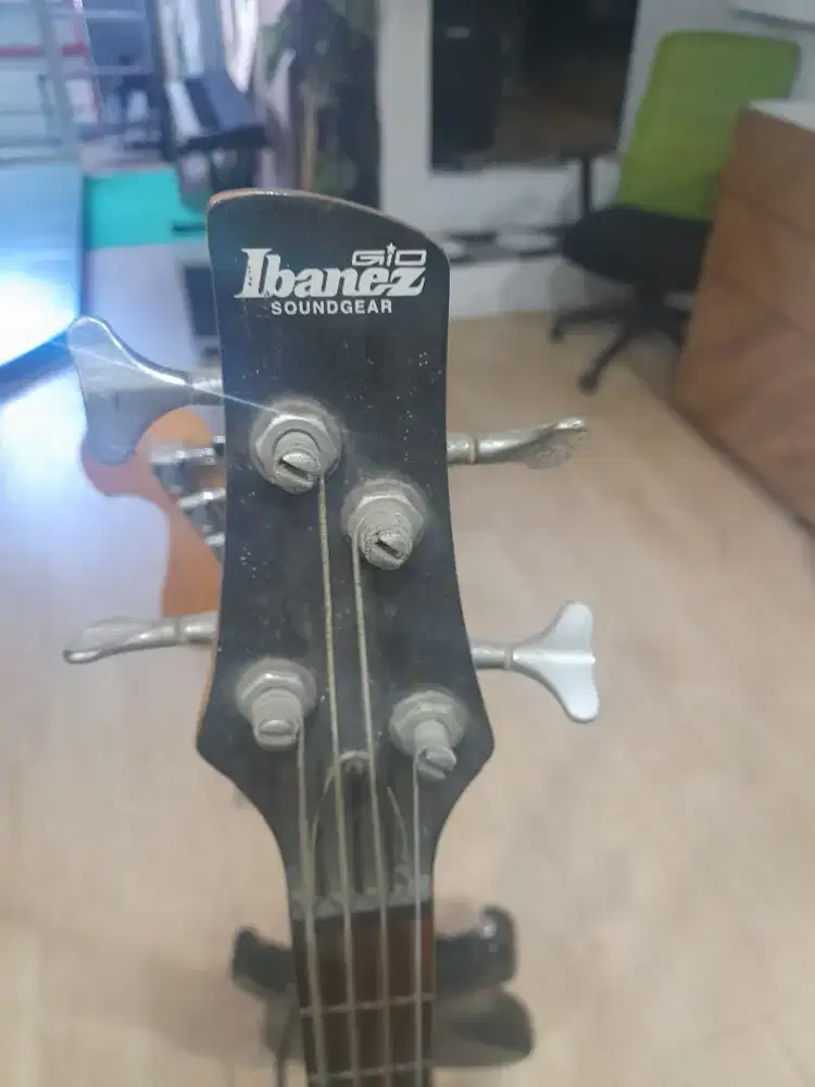 Jual bass 4 string  ibanez .. kondisi bagus