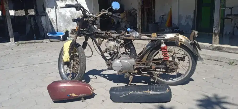 Honda CB 125cc tahun 1975