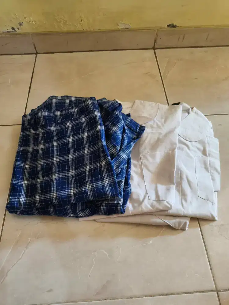 Seragam sekolah Petra